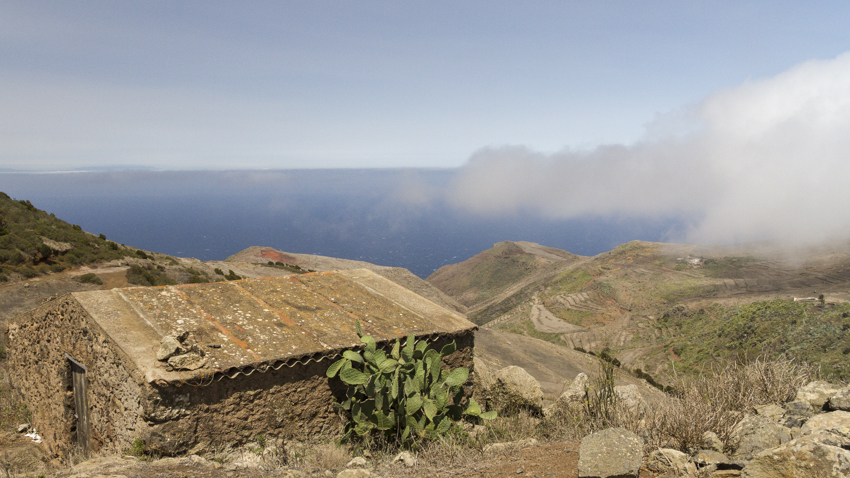 Paesaggio rurale con vista su La Gomera - Tenerife 2017 - Trekking Italia
